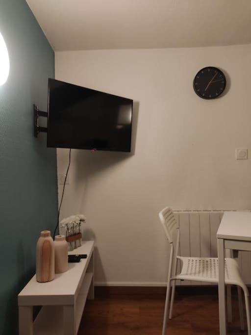 Studio Remois - Wifi/Netflix Reims Exterior photo